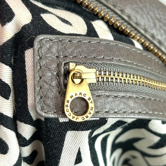 Marc Jacobs Original Baby Groove Leather Gray Purse - Picture 13 of 16